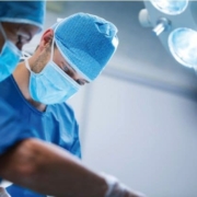 ¿Qué esconden los saldos en las cirugías low cost?